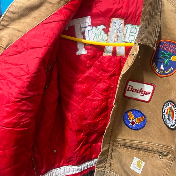 Vintage Cropped Carhartt Jacket with Patches on Front Side and Embroidered - Picture 4 of 12